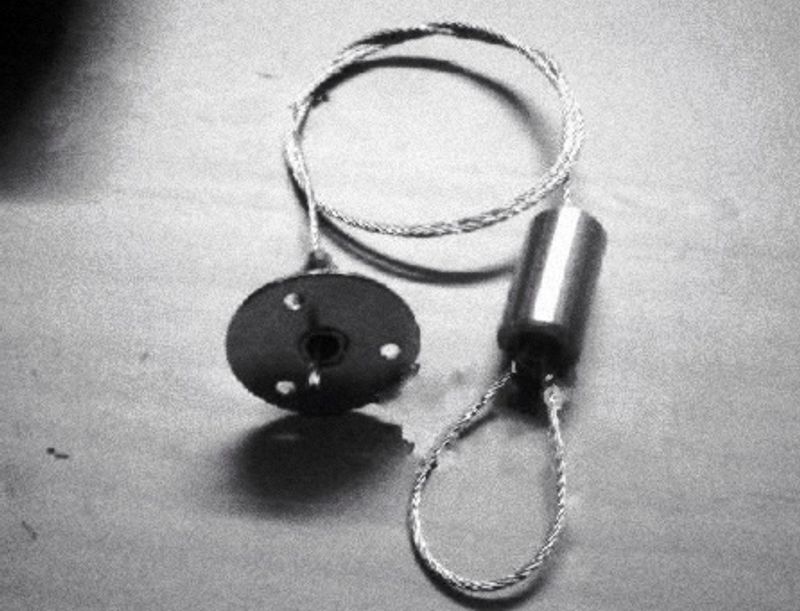 Takfeste med wire