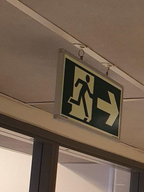 Huvudbild Clips i stål för infästning i systemtaket