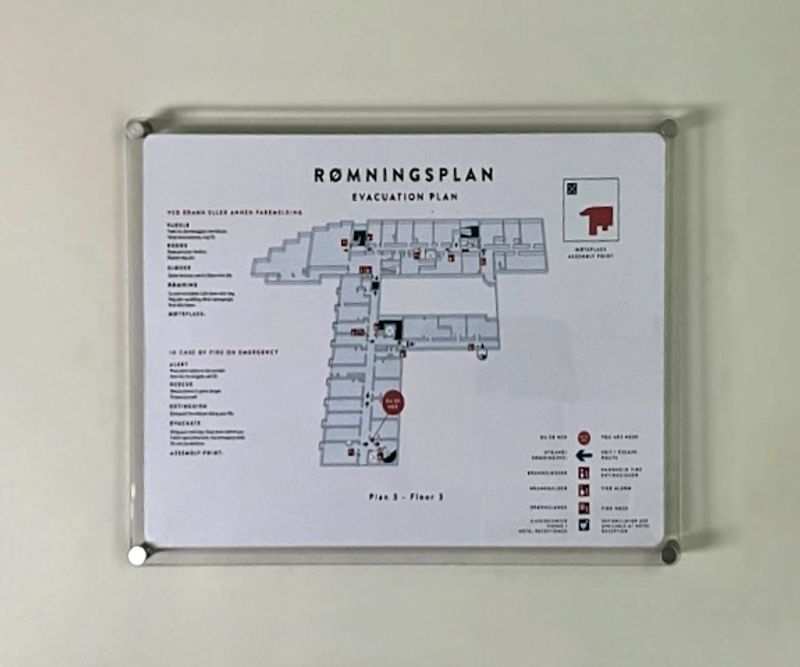 Akrylram i A4, A3, A2 och A1 för utrymningsplaner inkl. spacers